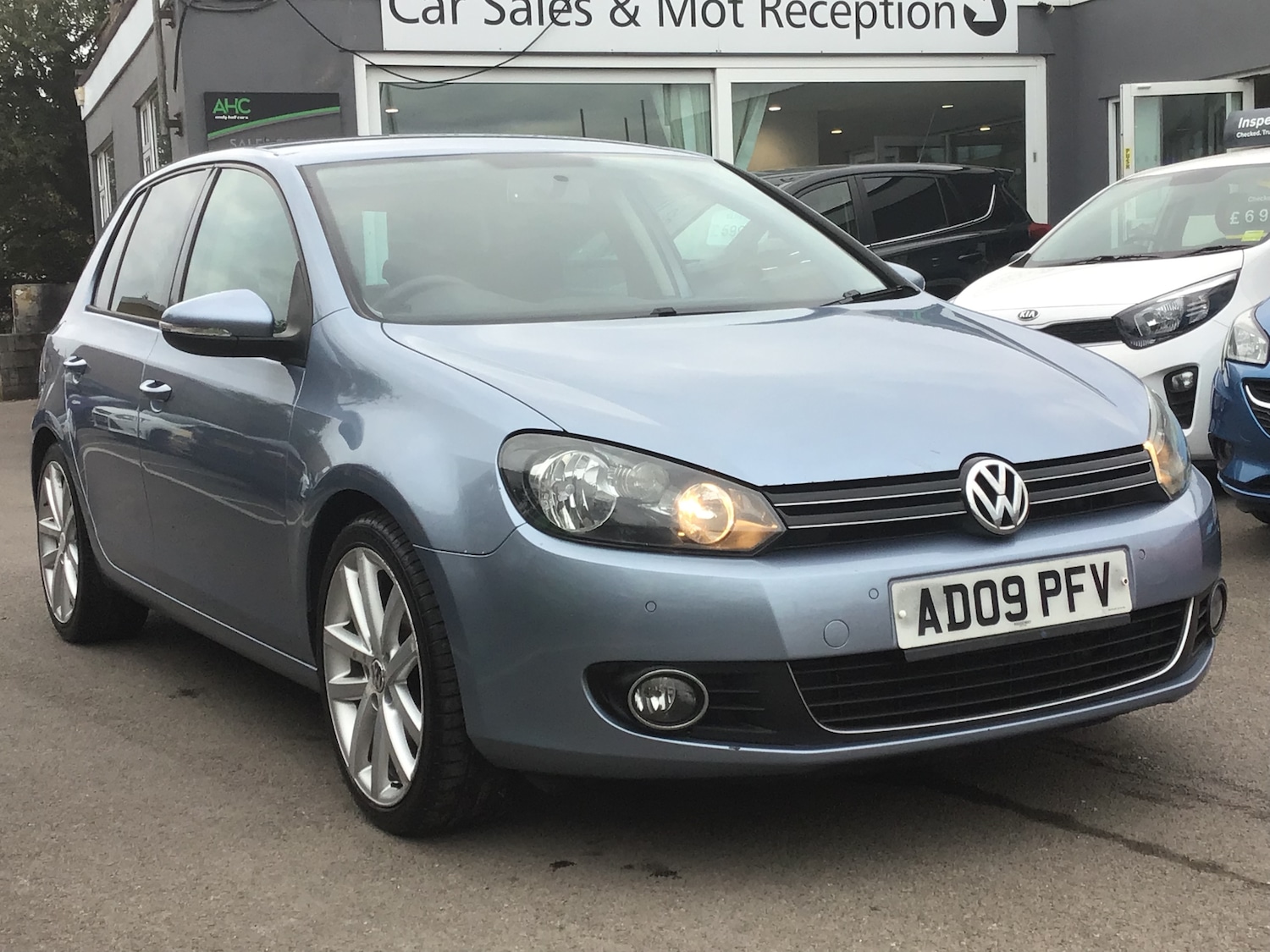 Used Volkswagen Golf 2009 for sale - 76274424: Photo 1