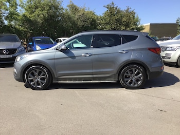 Used Hyundai Santa Fe 2017 for sale - 79490128: Photo