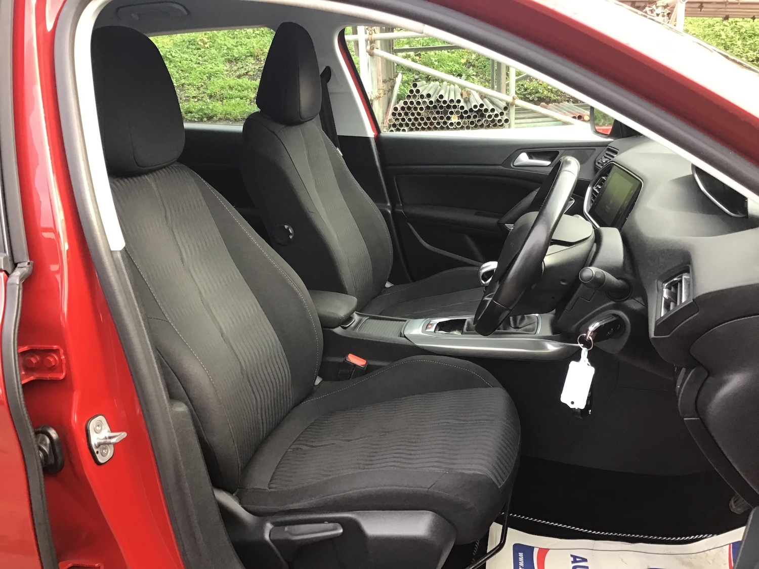 Used Peugeot 308 2015 for sale - 76905172: Photo 11