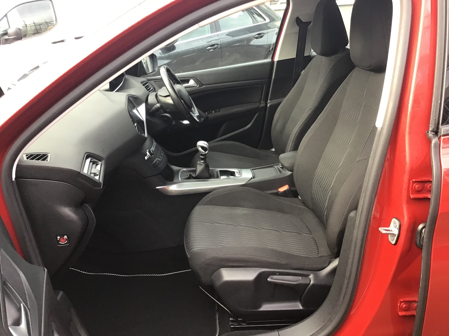 Used Peugeot 308 2015 for sale - 76905172: Photo 16