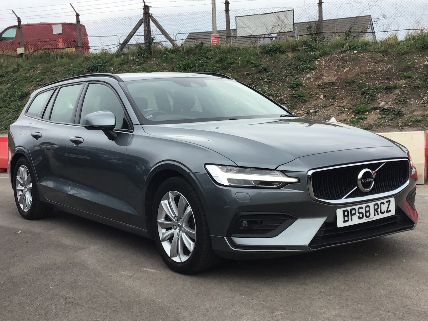 Used Volvo V60 2019 for sale - 76107039: Photo 1