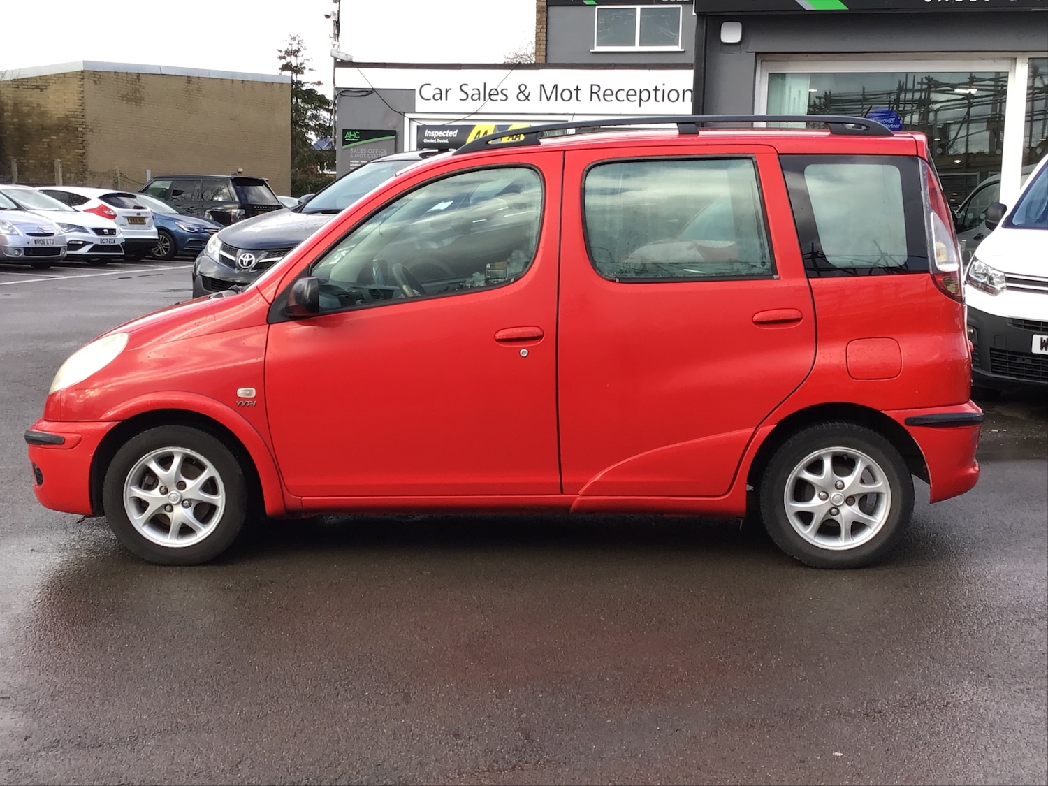 Used Toyota Yaris Verso 2004 for sale - 77220887: Photo 5