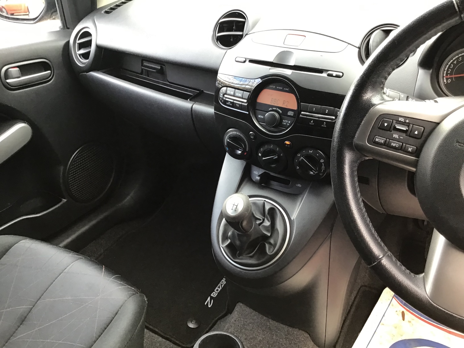 Used Mazda Mazda2 2013 for sale - 76535042: Photo 19