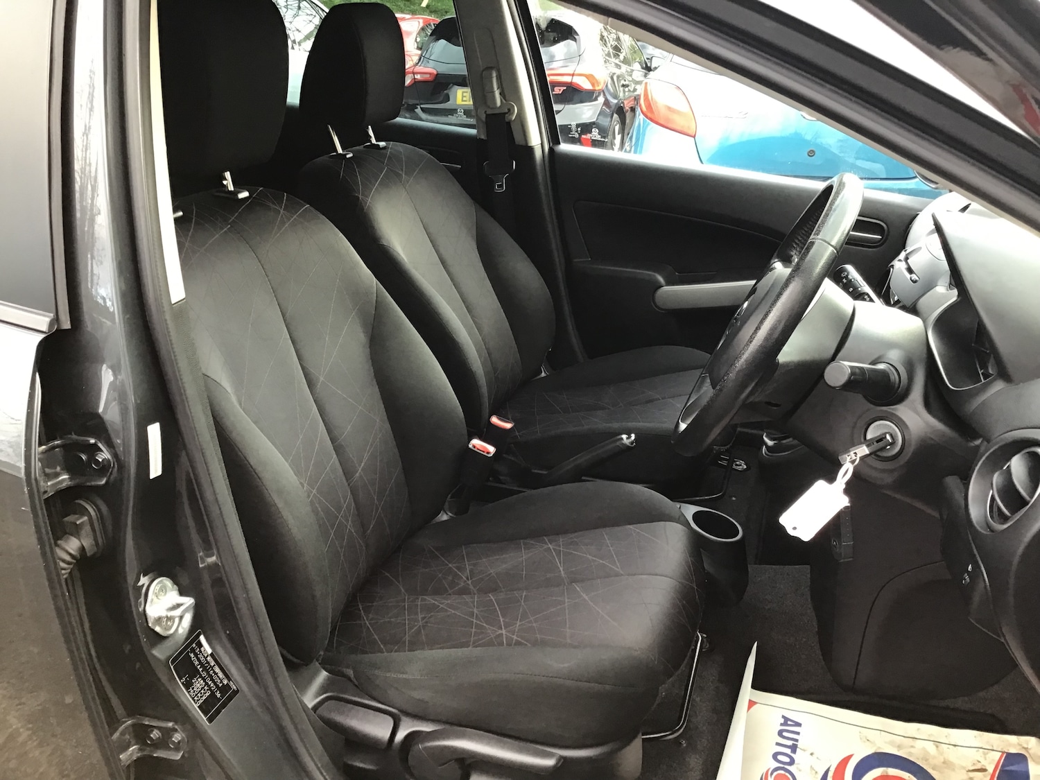 Used Mazda Mazda2 2013 for sale - 76535042: Photo 8