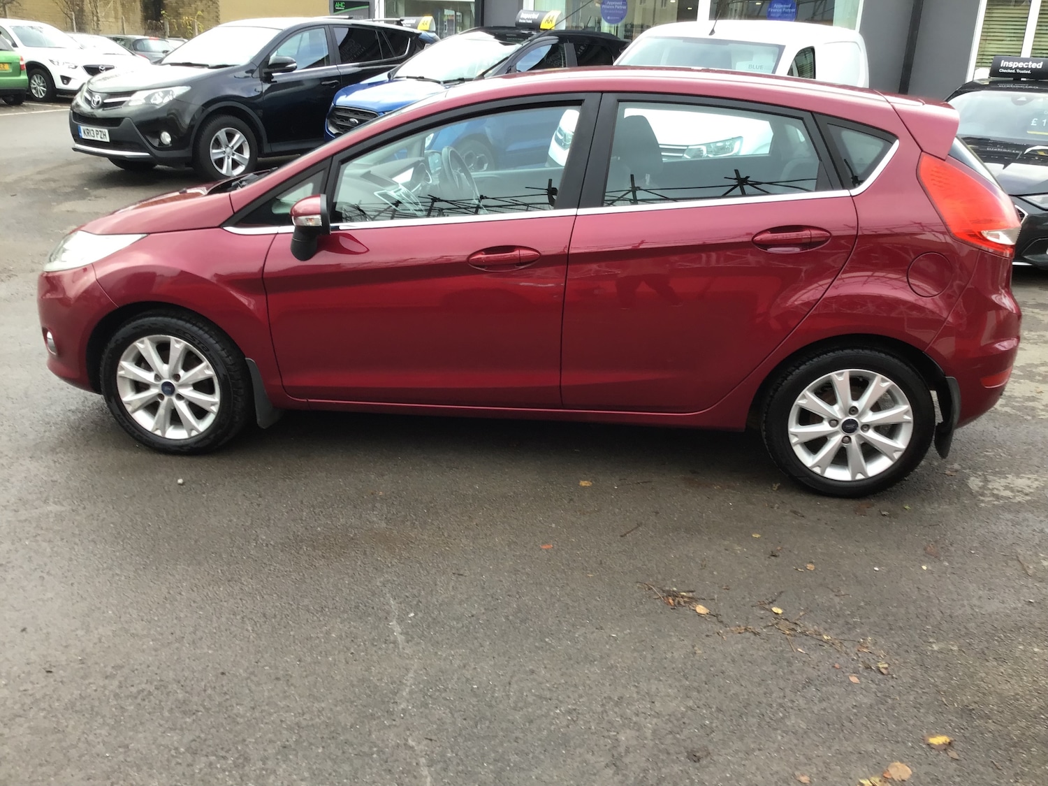 Used Ford Fiesta 2010 for sale - 76653823: Photo 4