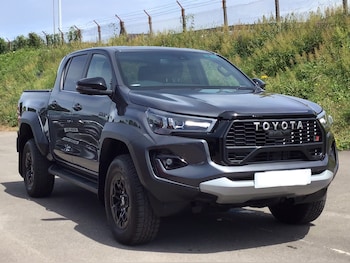 Used Toyota Hilux 2025 for sale - 77804966: Photo
