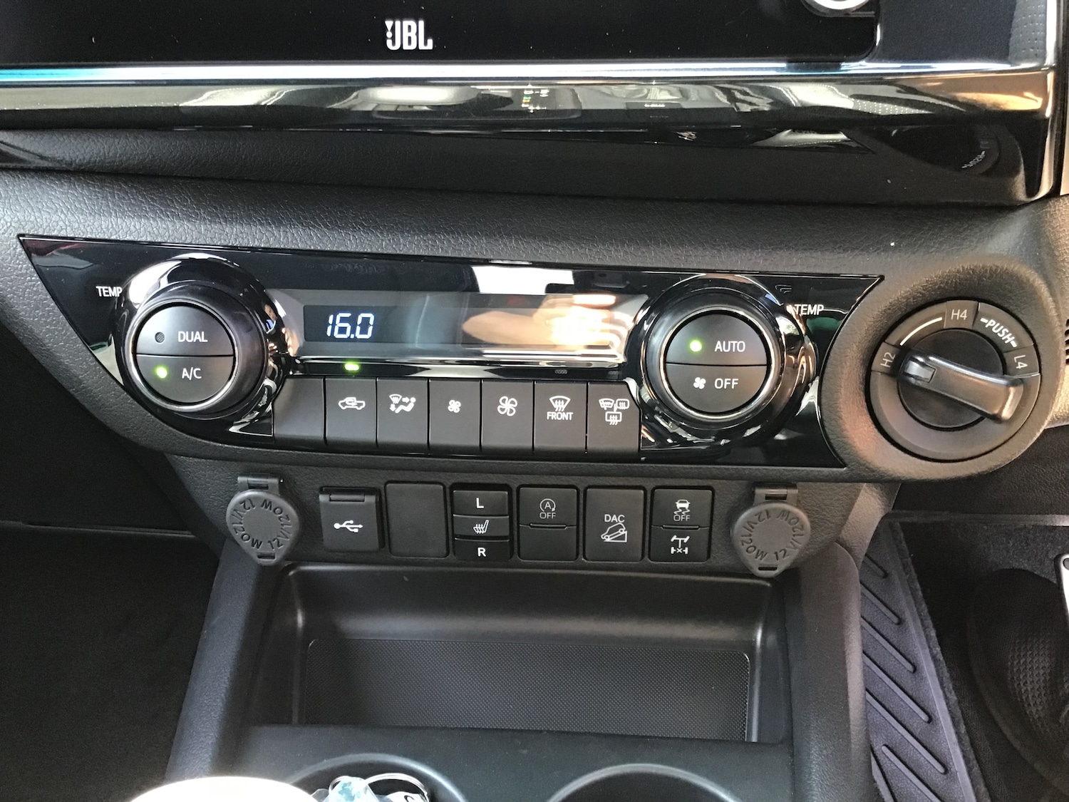 Used Toyota Hilux for sale - 77804966: Photo 30