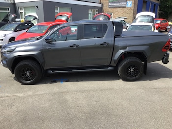 Used Toyota Hilux 2025 for sale - 77804966: Photo