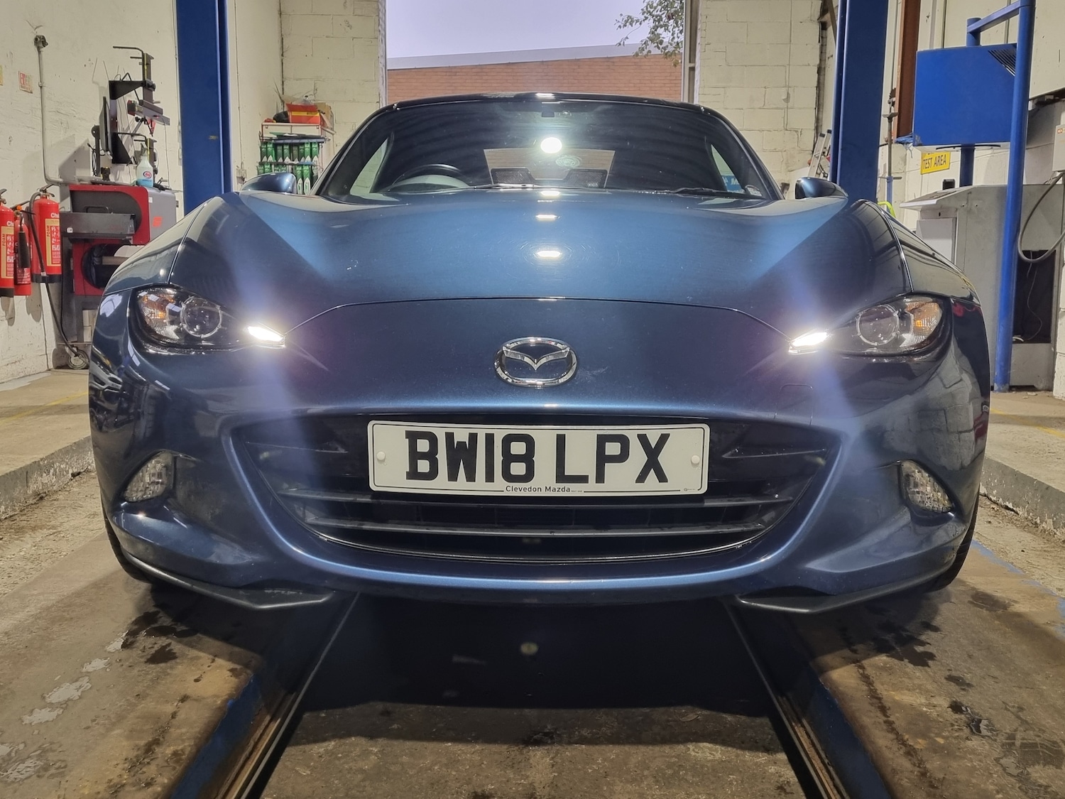 Used Mazda MX-5 2018 for sale - 77152723: Photo 2