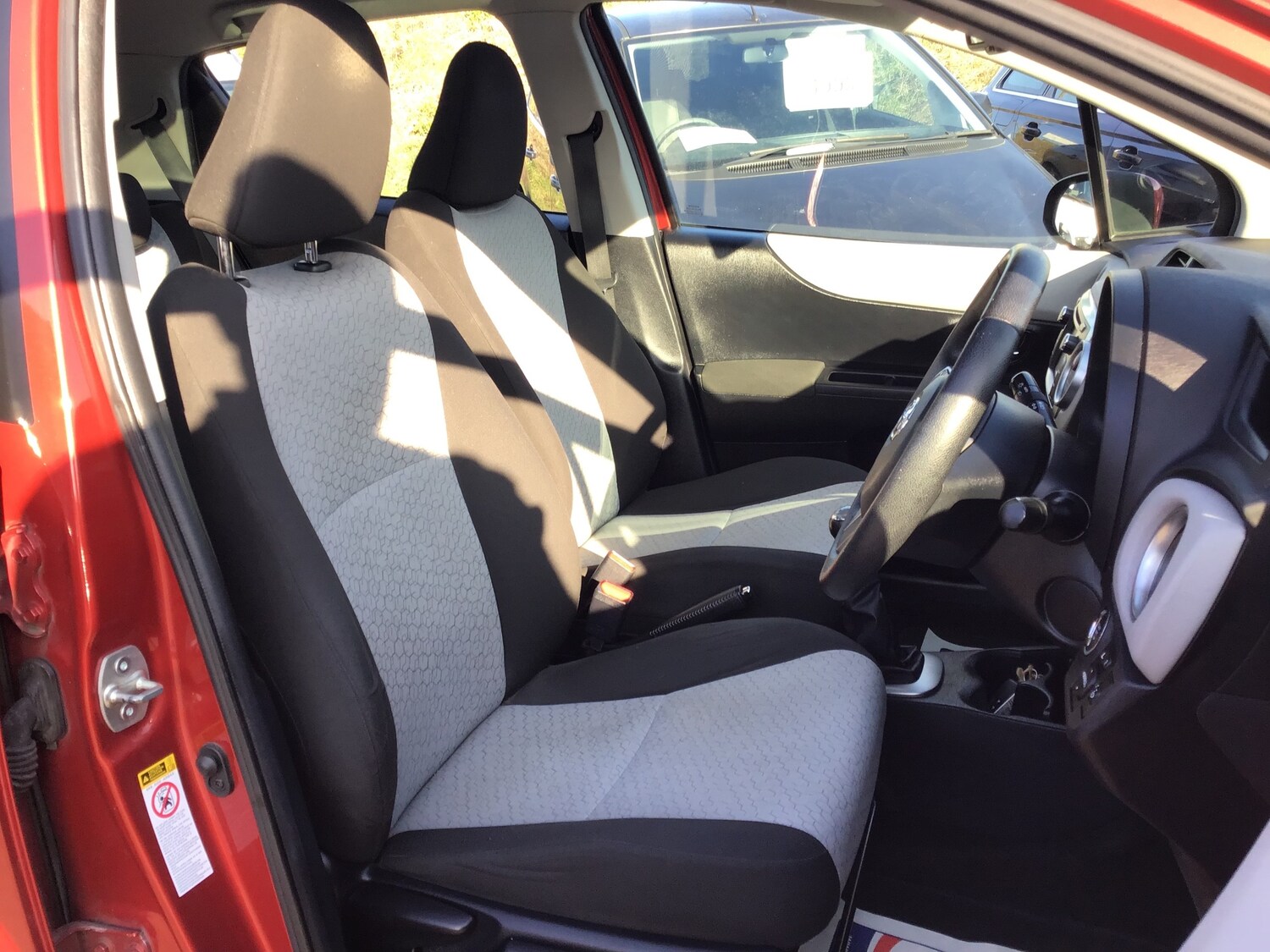 Used Toyota Yaris 2013 for sale - 77951692: Photo 11