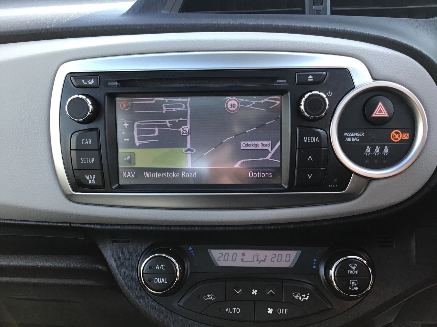 Used Toyota Yaris 2013 for sale - 77951692: Photo 22