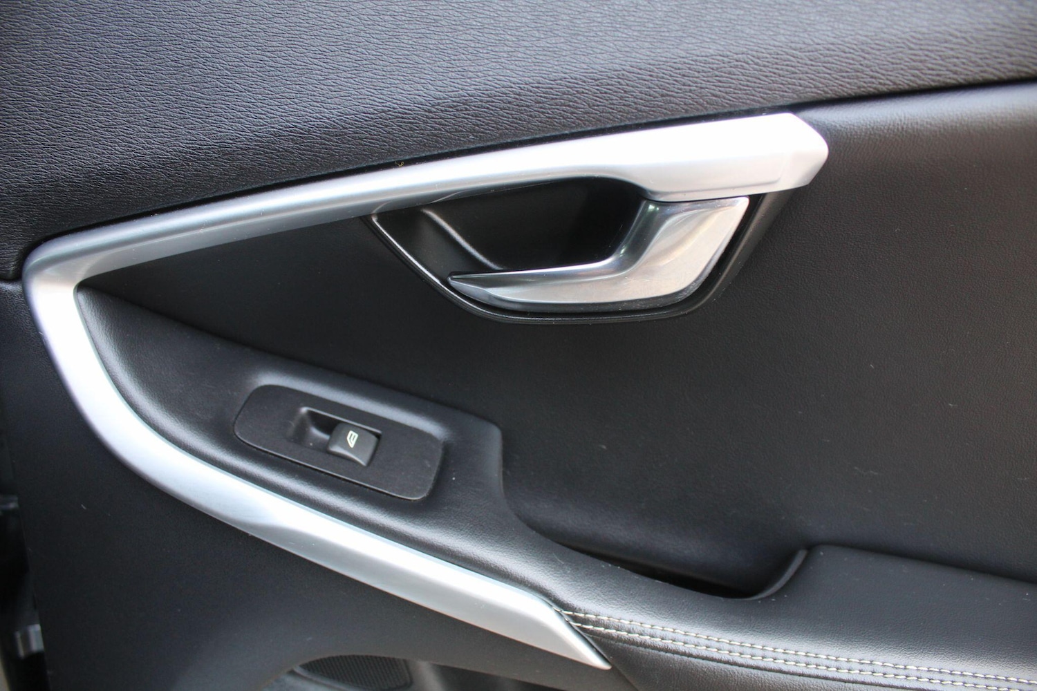 Used Volvo V40 2014 for sale - 76059511: Photo 13