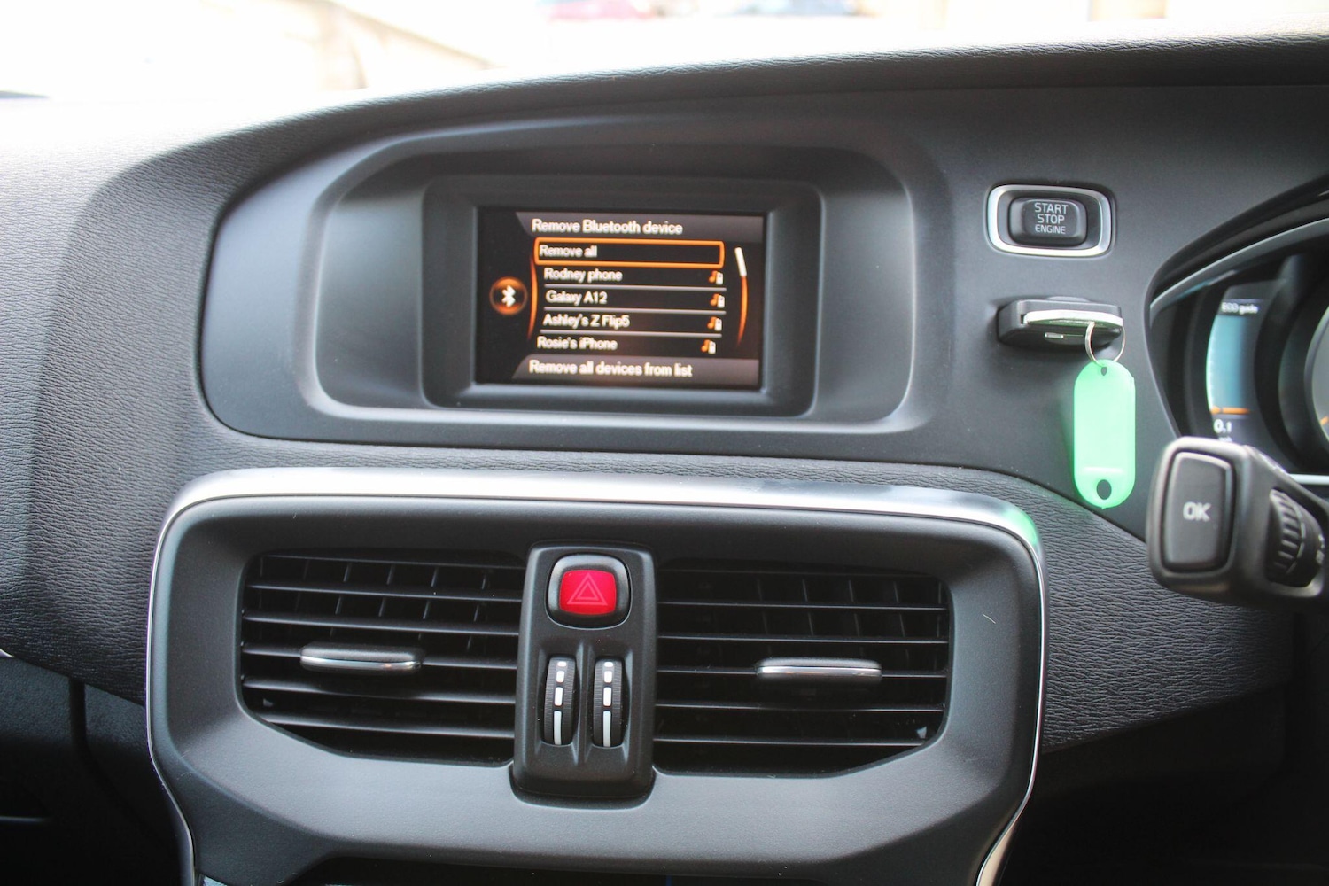 Used Volvo V40 2014 for sale - 76059511: Photo 24