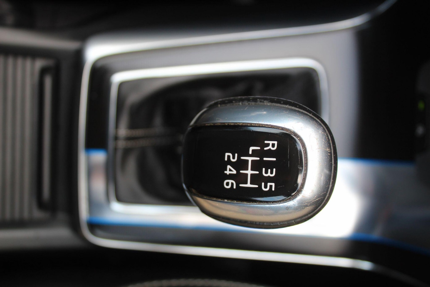Used Volvo V40 2014 for sale - 76059511: Photo 26