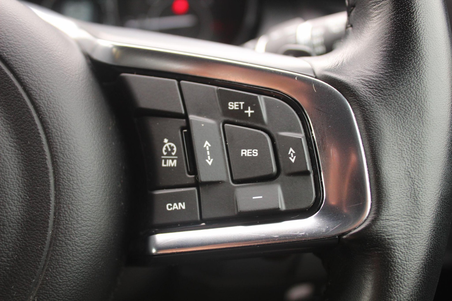 Used Jaguar E-Pace 2018 for sale - 76995366: Photo 24