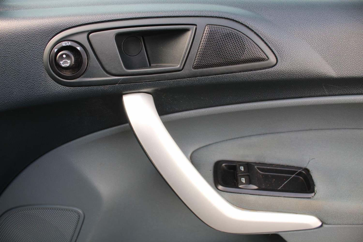 Used Ford Fiesta 2010 for sale - 76327139: Photo 10