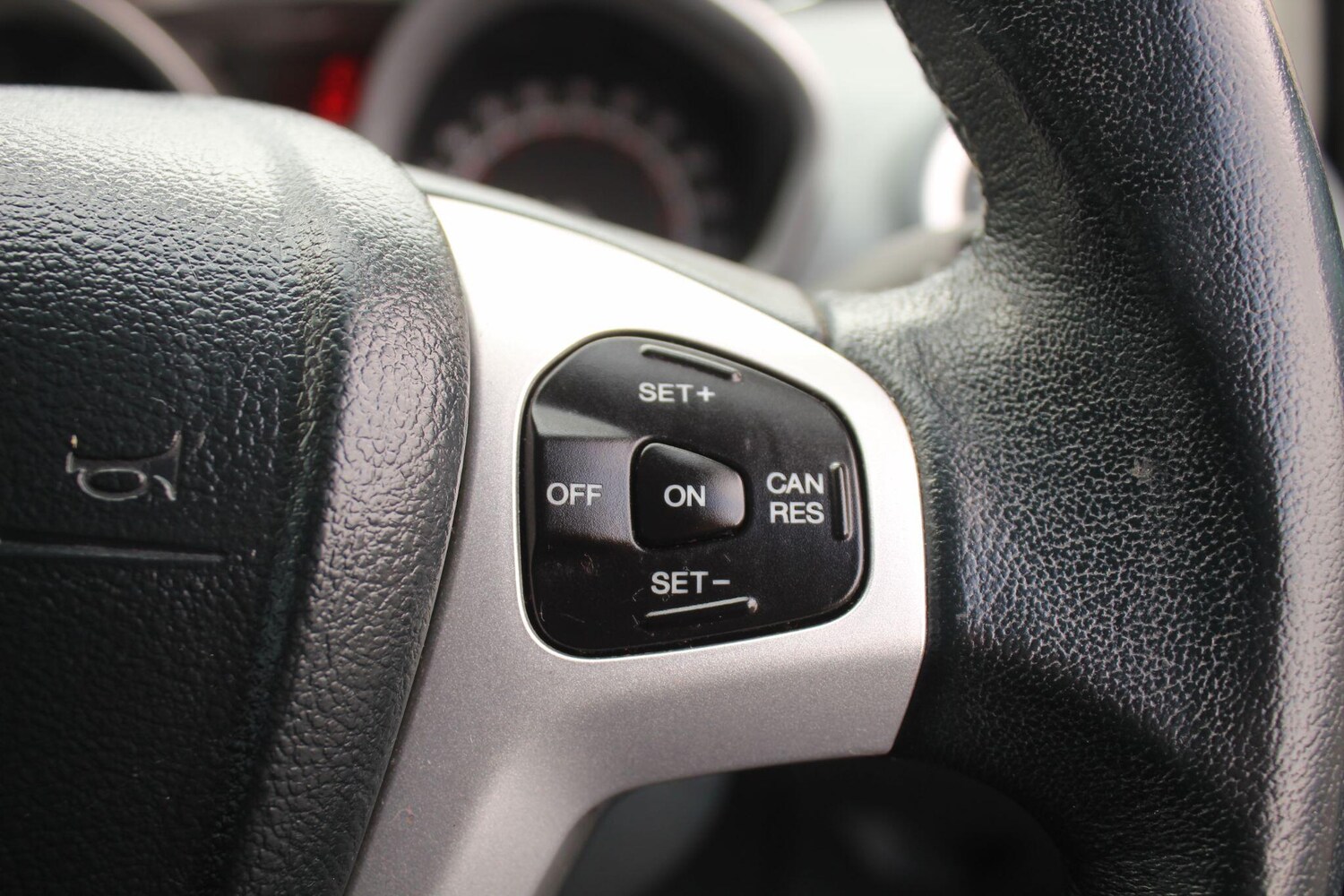 Used Ford Fiesta 2010 for sale - 76327139: Photo 17