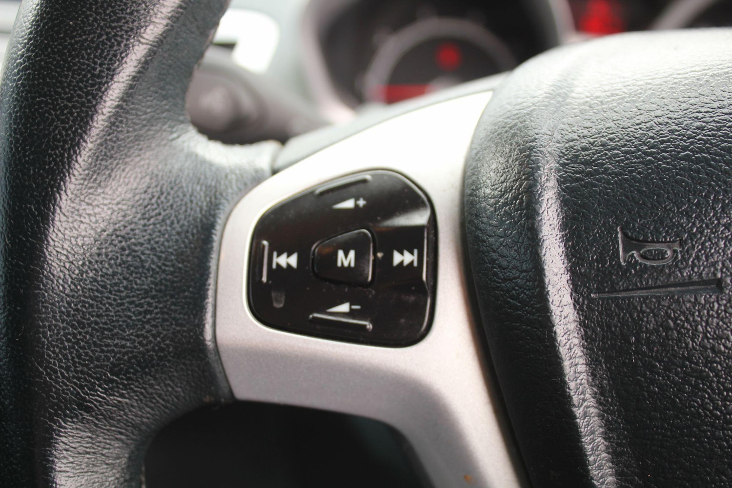 Used Ford Fiesta 2010 for sale - 76327139: Photo 18