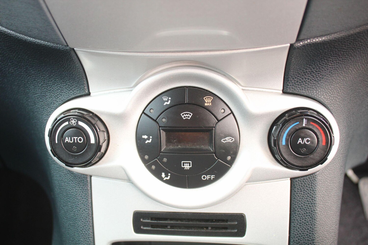 Used Ford Fiesta 2010 for sale - 76327139: Photo 20