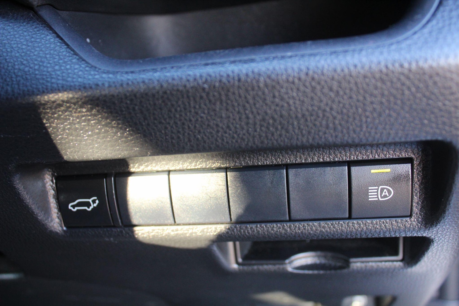 Used Toyota RAV4 for sale - 76728119: Photo 38