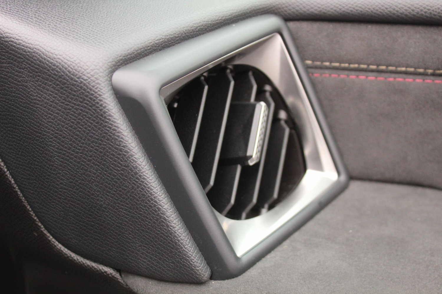 Used DS Automobiles DS 3 Crossback 2021 for sale - 76752558: Photo 32