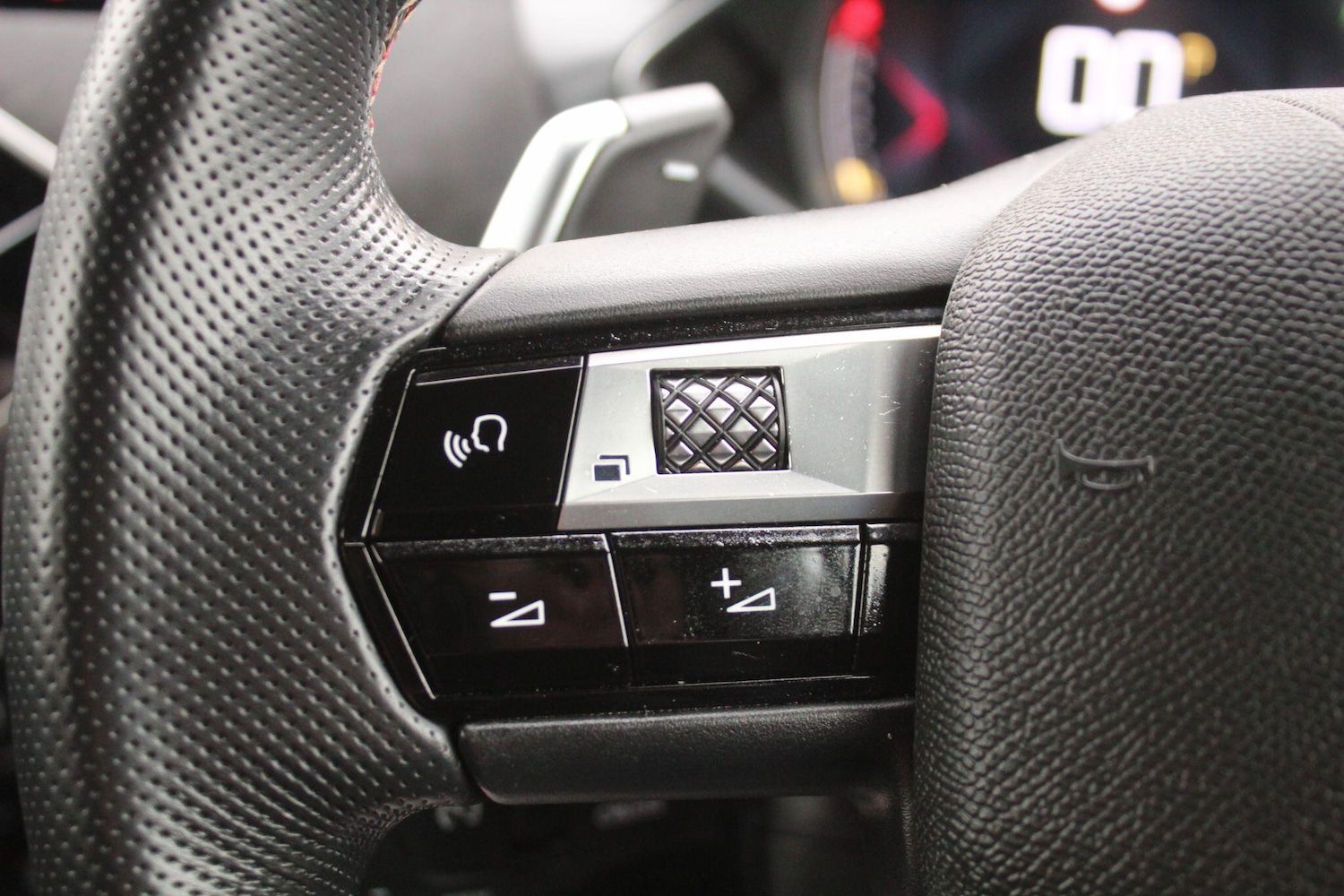 Used DS Automobiles DS 3 Crossback 2021 for sale - 76752558: Photo 34