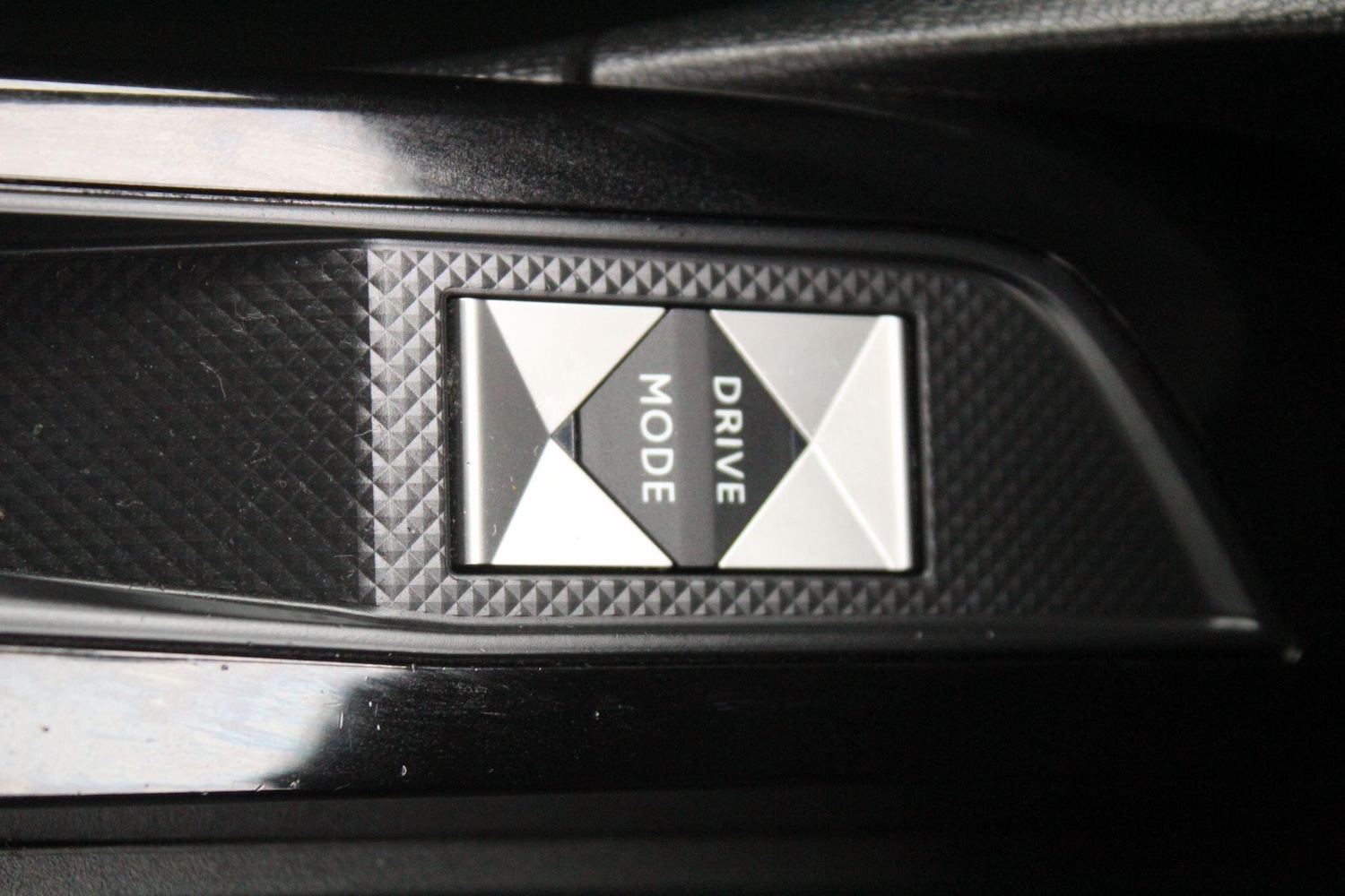 Used DS Automobiles DS 3 Crossback 2021 for sale - 76752558: Photo 49