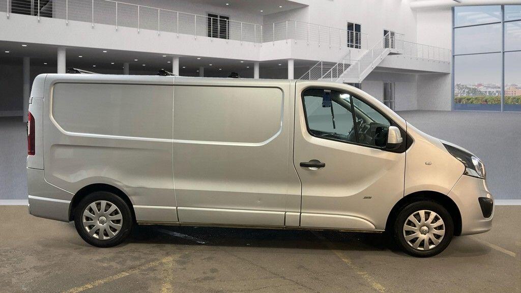 Used Vauxhall Vivaro 2015 for sale - 76994658: Photo 5