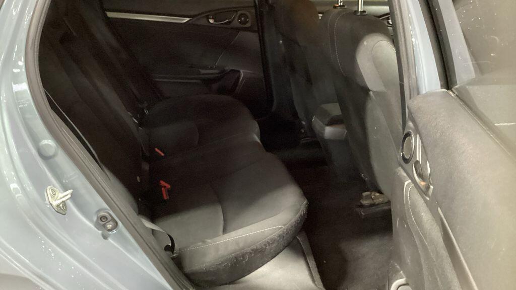 Used Honda Civic 2018 for sale - 76657844: Photo 7