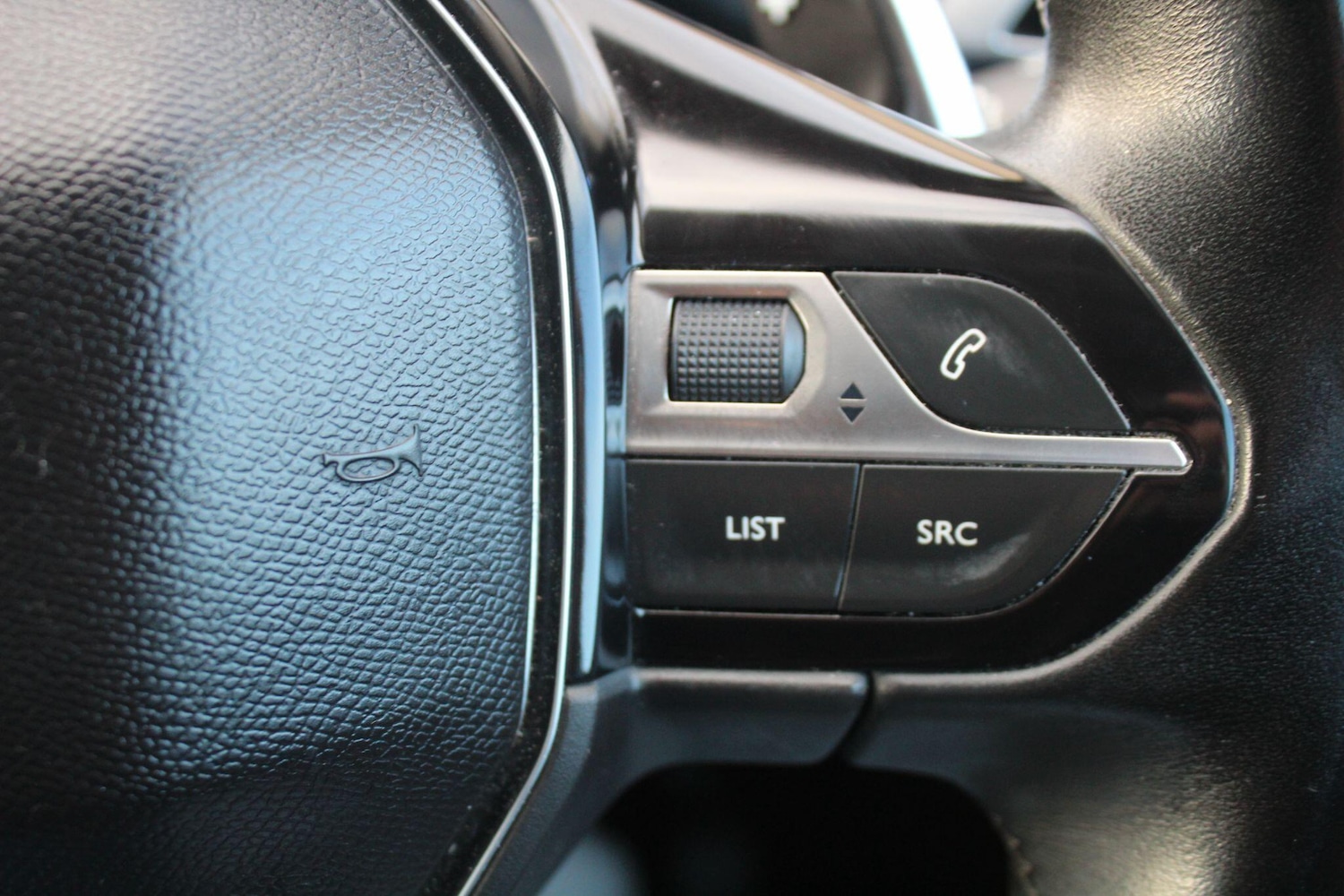 Used Peugeot 5008 2018 for sale - 76752949: Photo 32