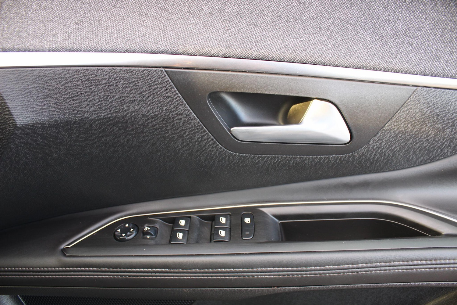 Used Peugeot 5008 2018 for sale - 76752949: Photo 33