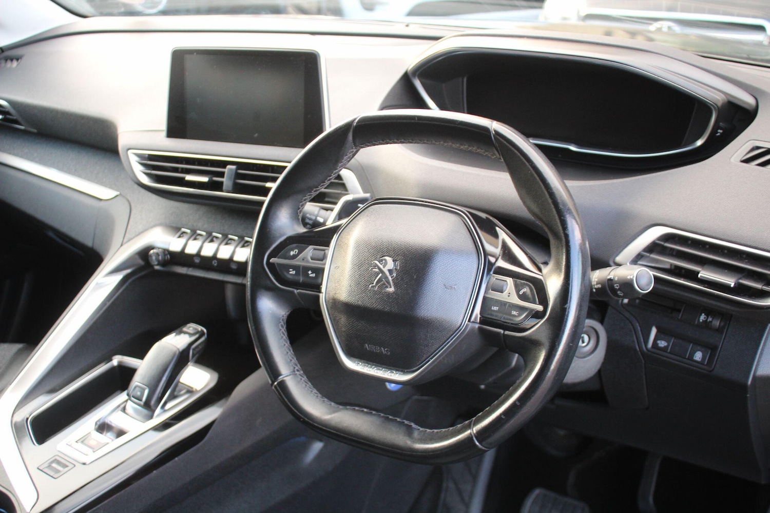 Used Peugeot 5008 2018 for sale - 76752949: Photo 44