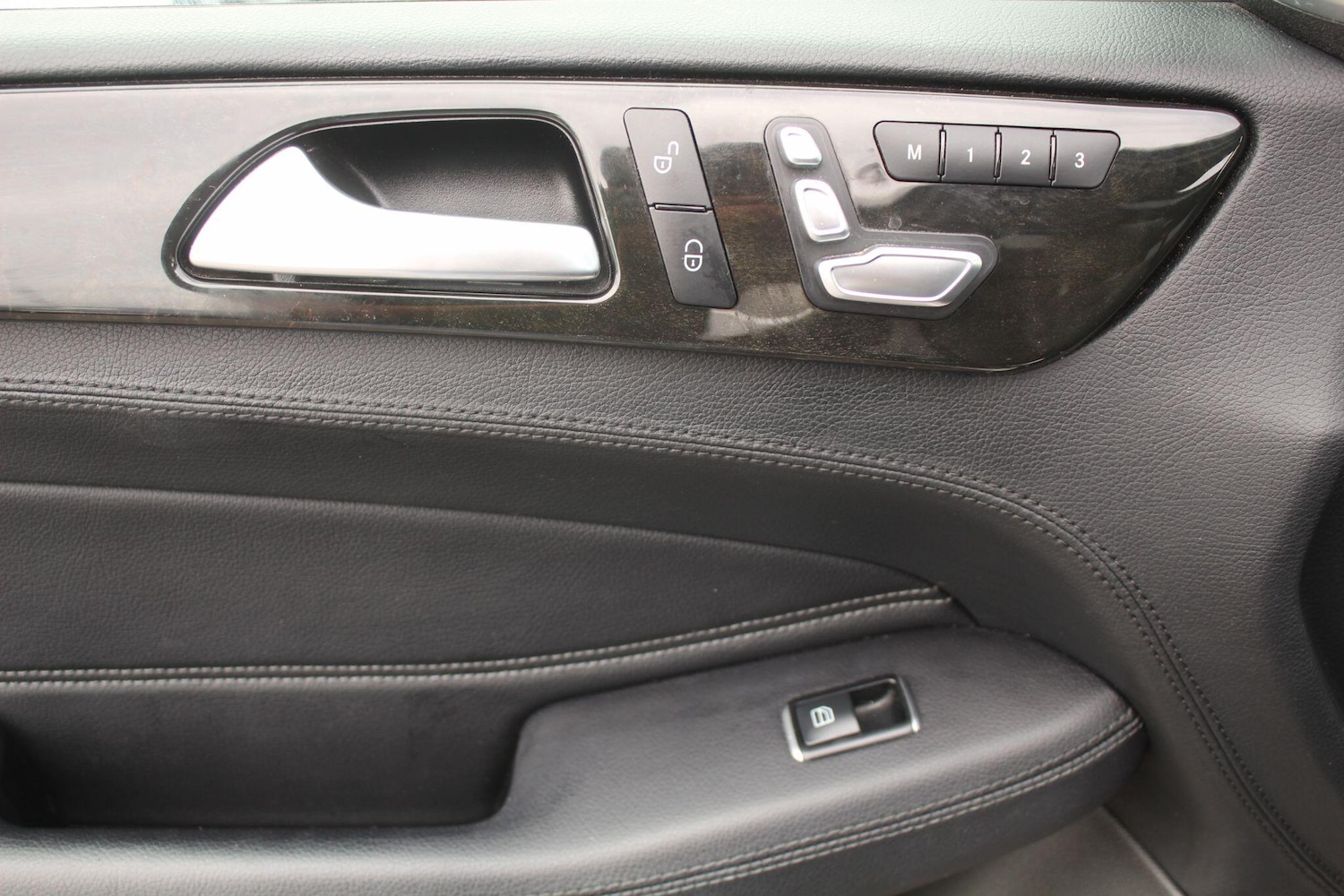 Used Mercedes-Benz GLS 2018 for sale - 76250960: Photo 19