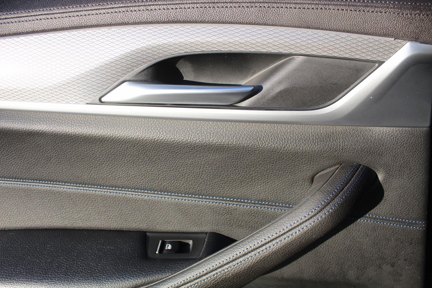 Used BMW 5 Series 2018 for sale - 77537703: Photo 42