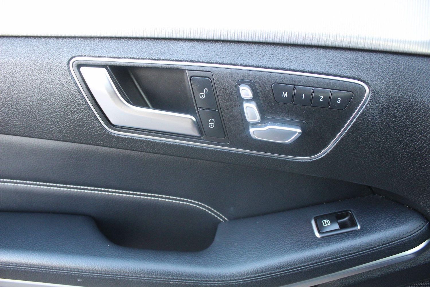 Used Mercedes-Benz E-Class 2016 for sale - 76138319: Photo 19