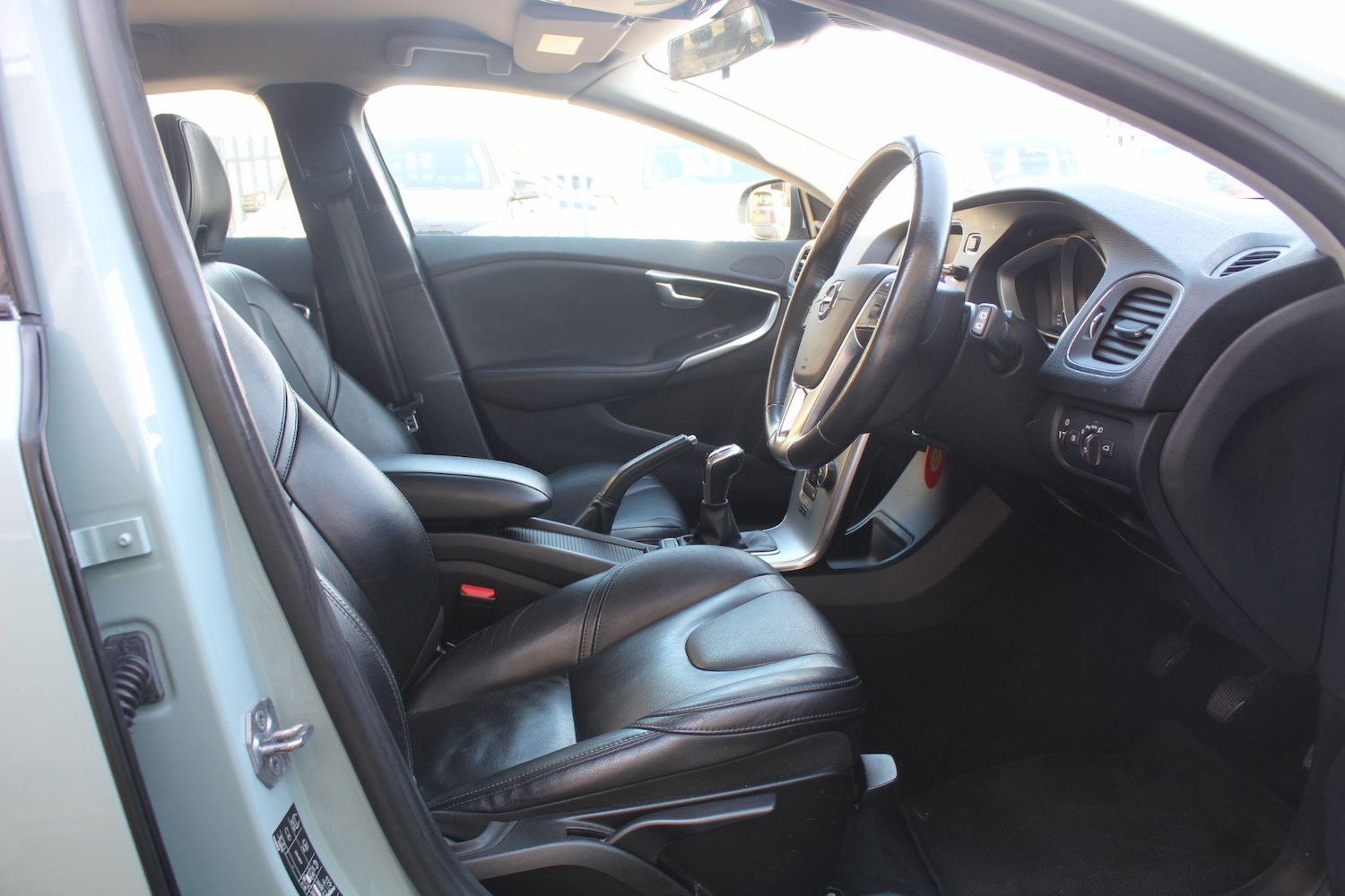 Used Volvo V40 2017 for sale - 77575361: Photo 14