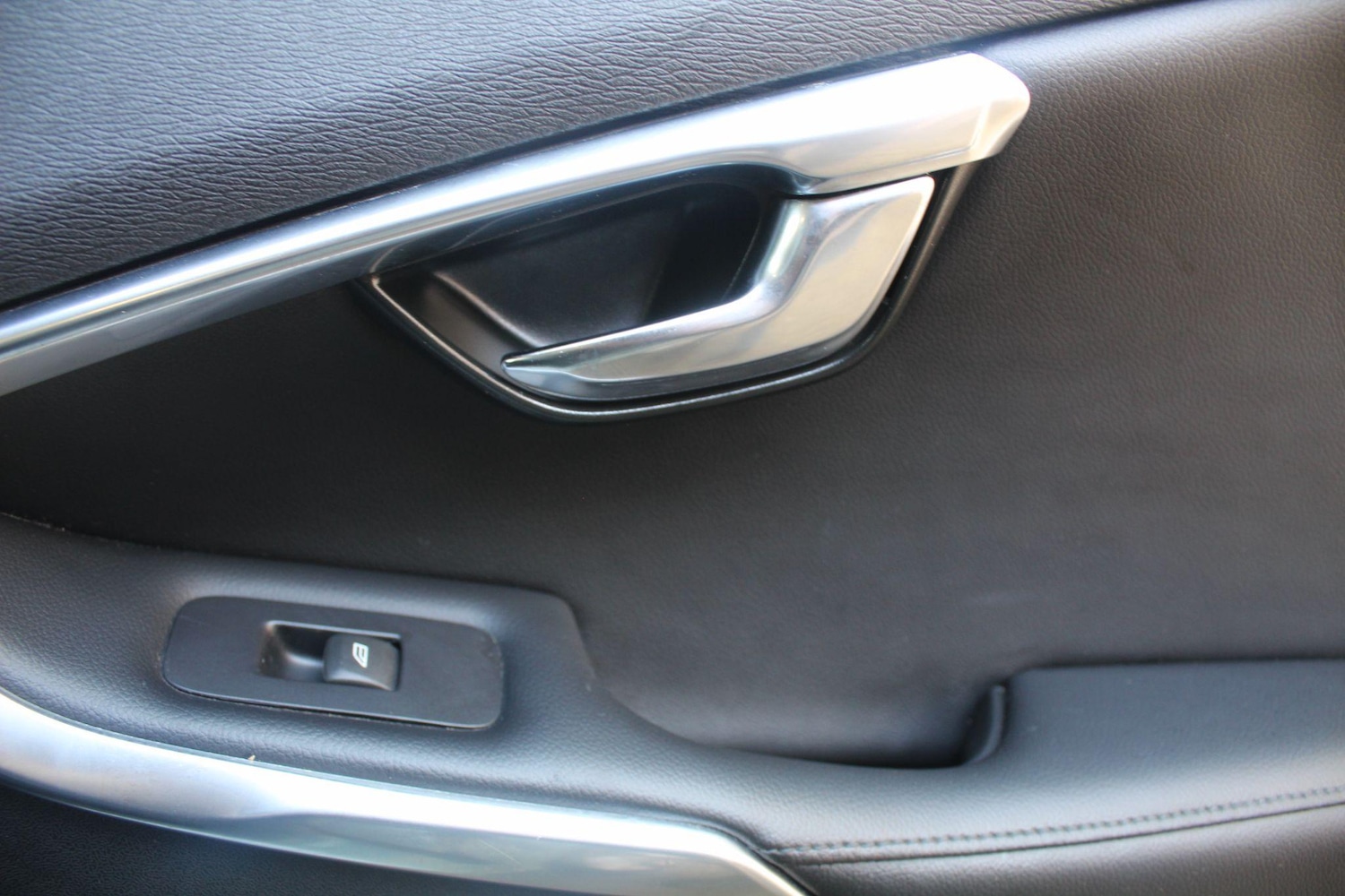 Used Volvo V40 2017 for sale - 77575361: Photo 17