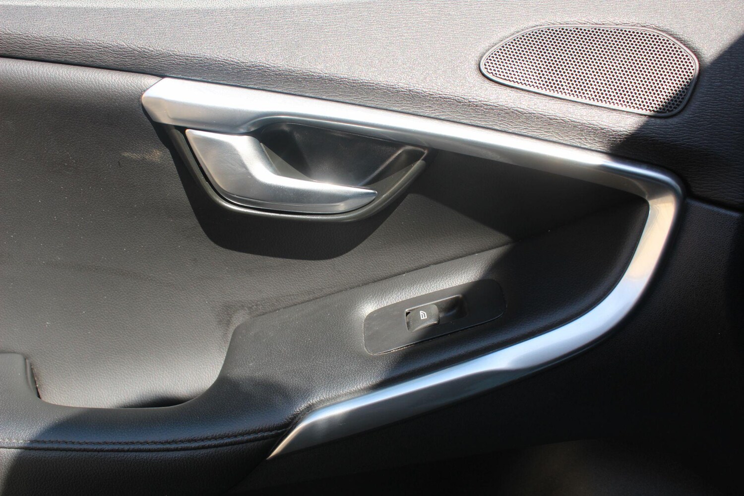 Used Volvo V40 2017 for sale - 77575361: Photo 22