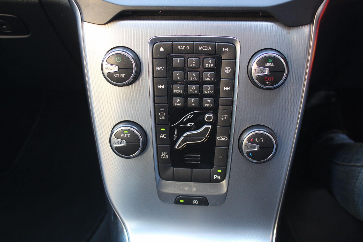 Used Volvo V40 2017 for sale - 77575361: Photo 29