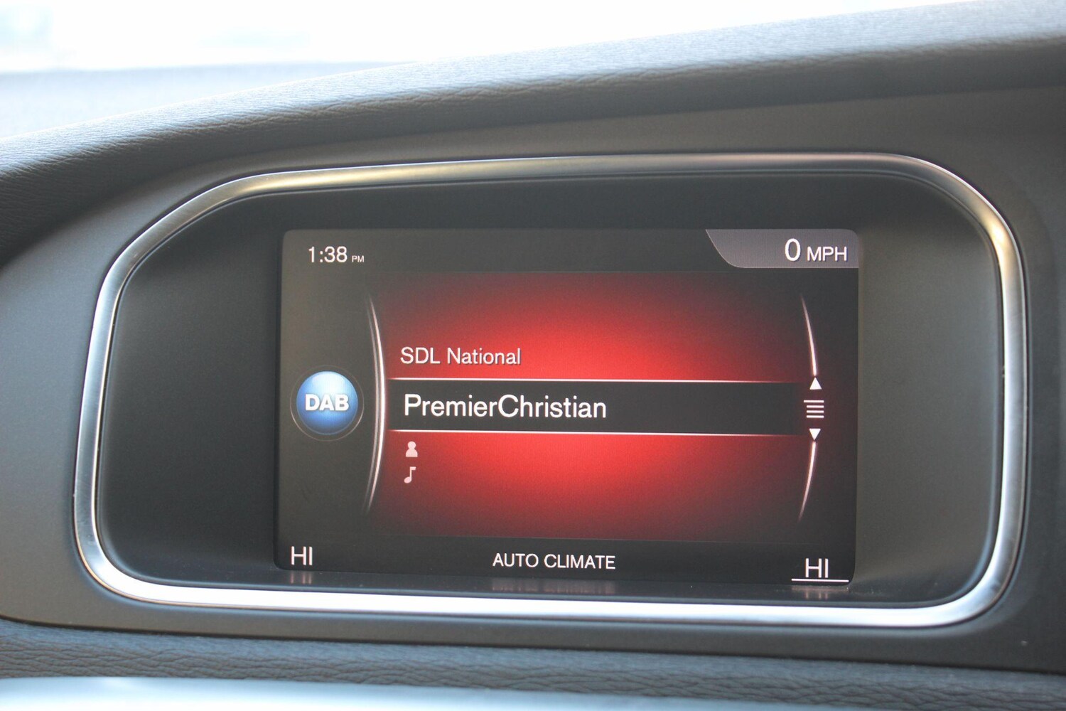 Used Volvo V40 2017 for sale - 77575361: Photo 31