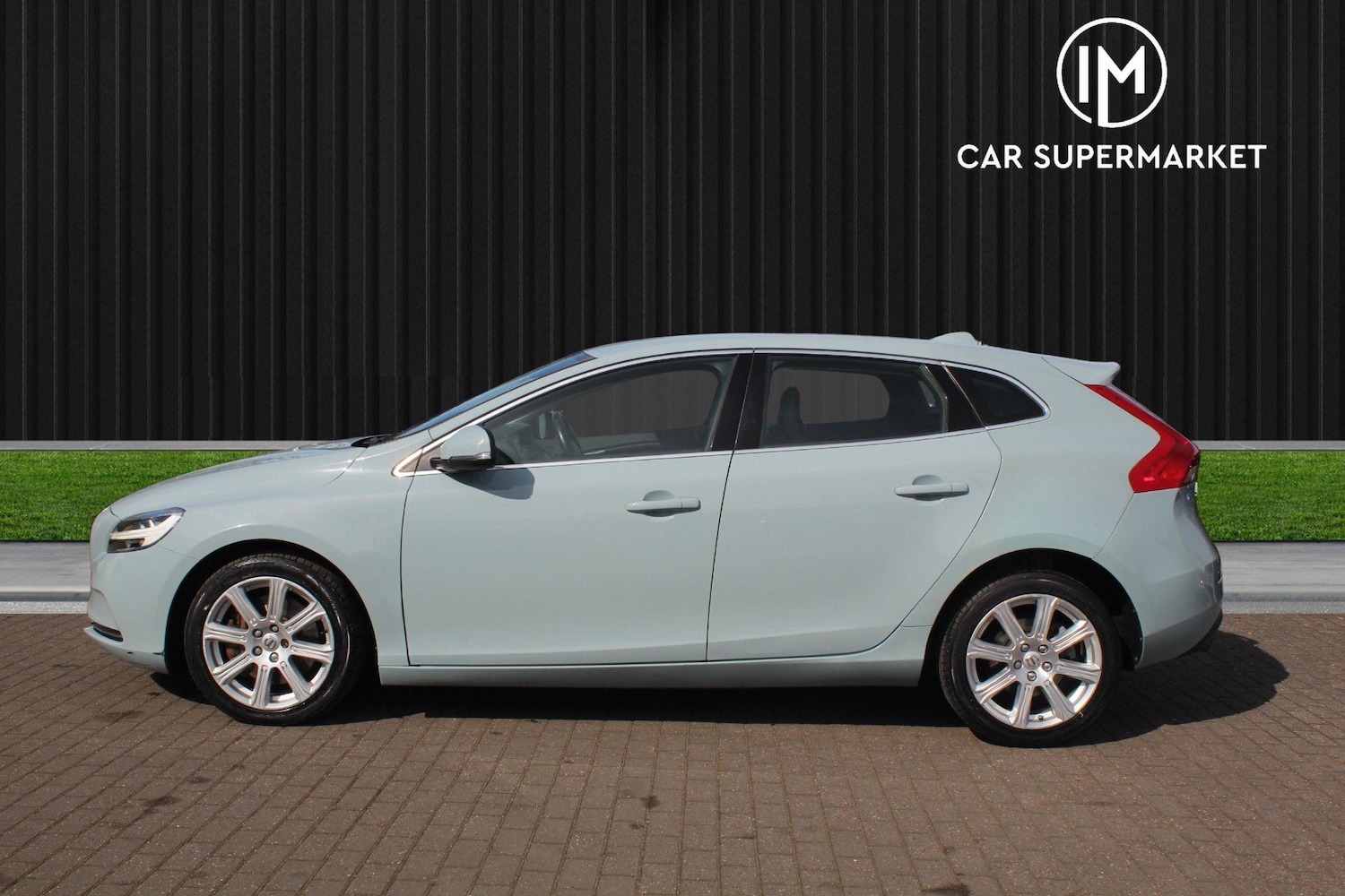 Used Volvo V40 2017 for sale - 77575361: Photo 4