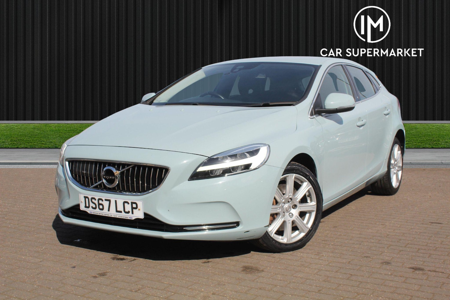 Used Volvo V40 2017 for sale - 77575361: Photo 8
