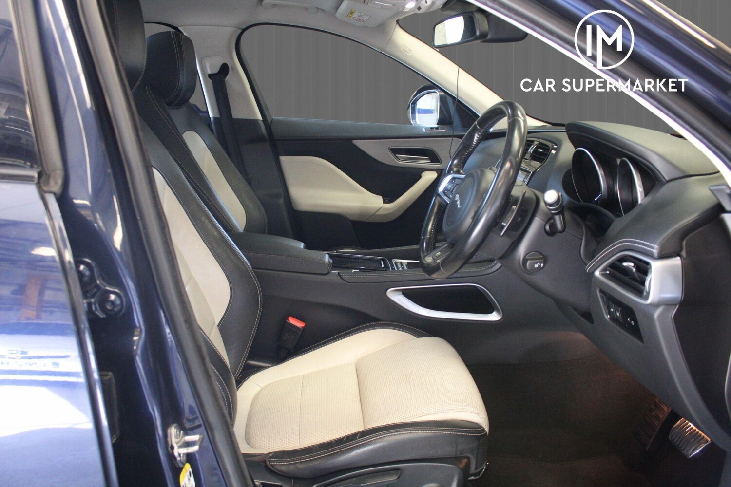 Used Jaguar F-Pace 2017 for sale - 76109053: Photo 11