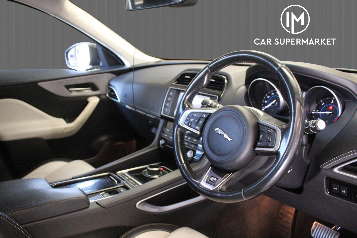 Used Jaguar F-Pace 2017 for sale - 76109053: Photo 12