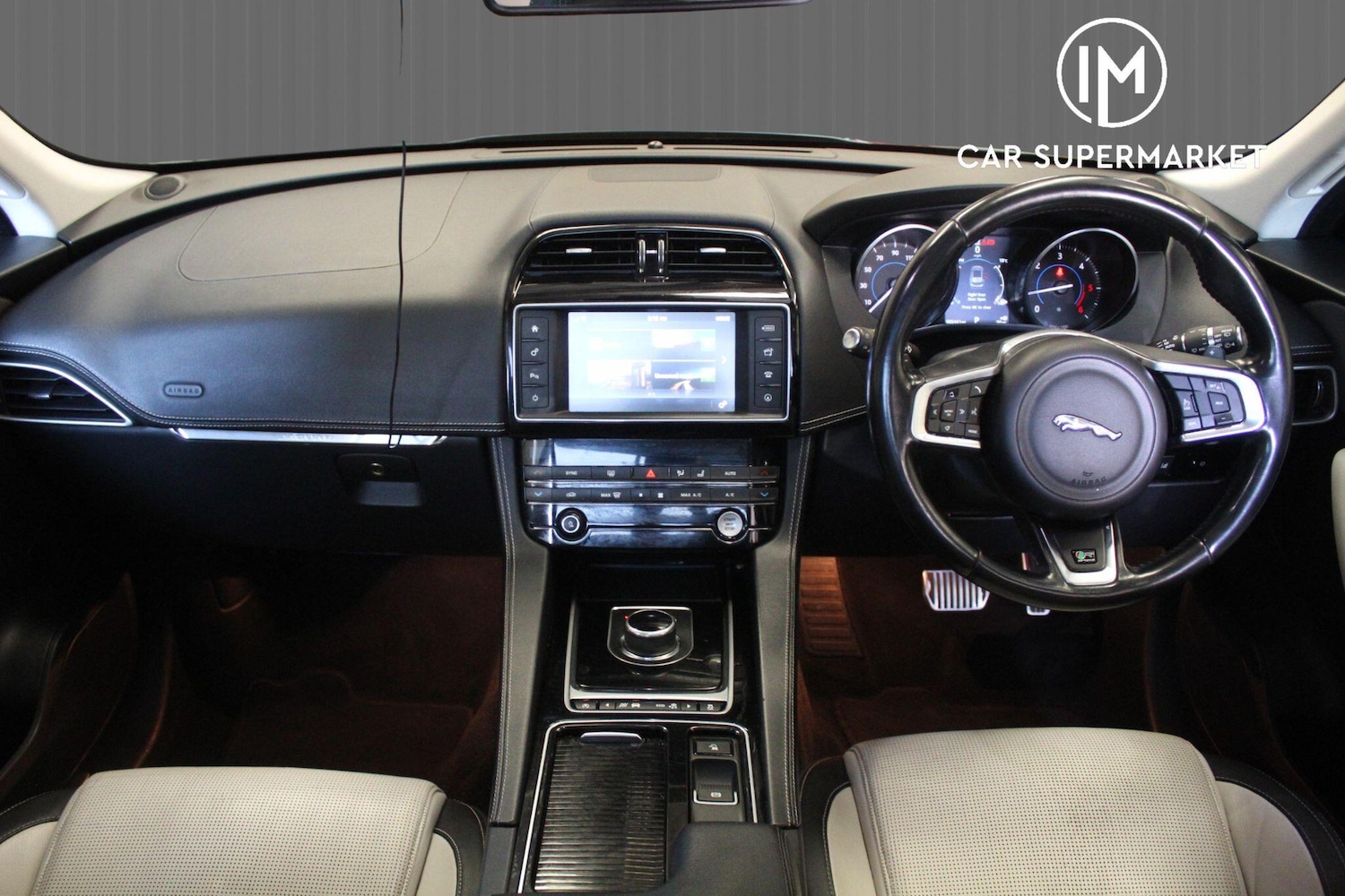 Used Jaguar F-Pace 2017 for sale - 76109053: Photo 15