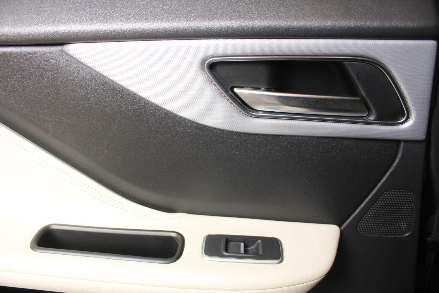 Used Jaguar F-Pace 2017 for sale - 76109053: Photo 17