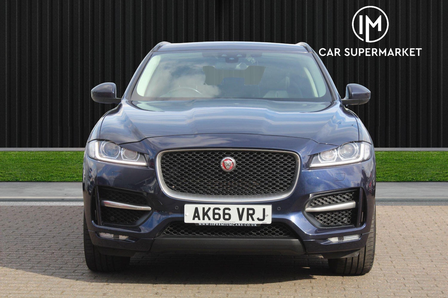Used Jaguar F-Pace 2017 for sale - 76109053: Photo 2