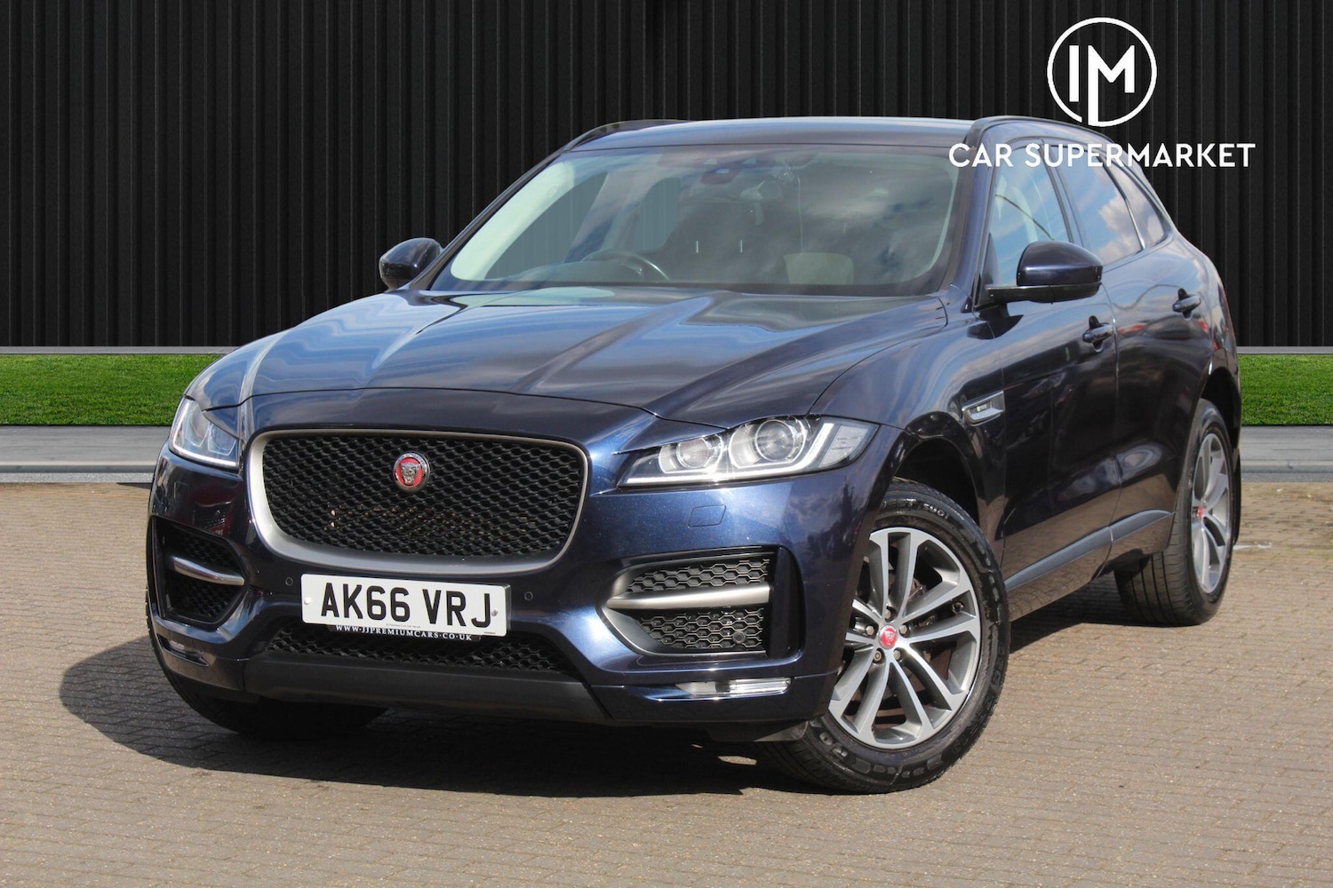Used Jaguar F-Pace 2017 for sale - 76109053: Photo 3