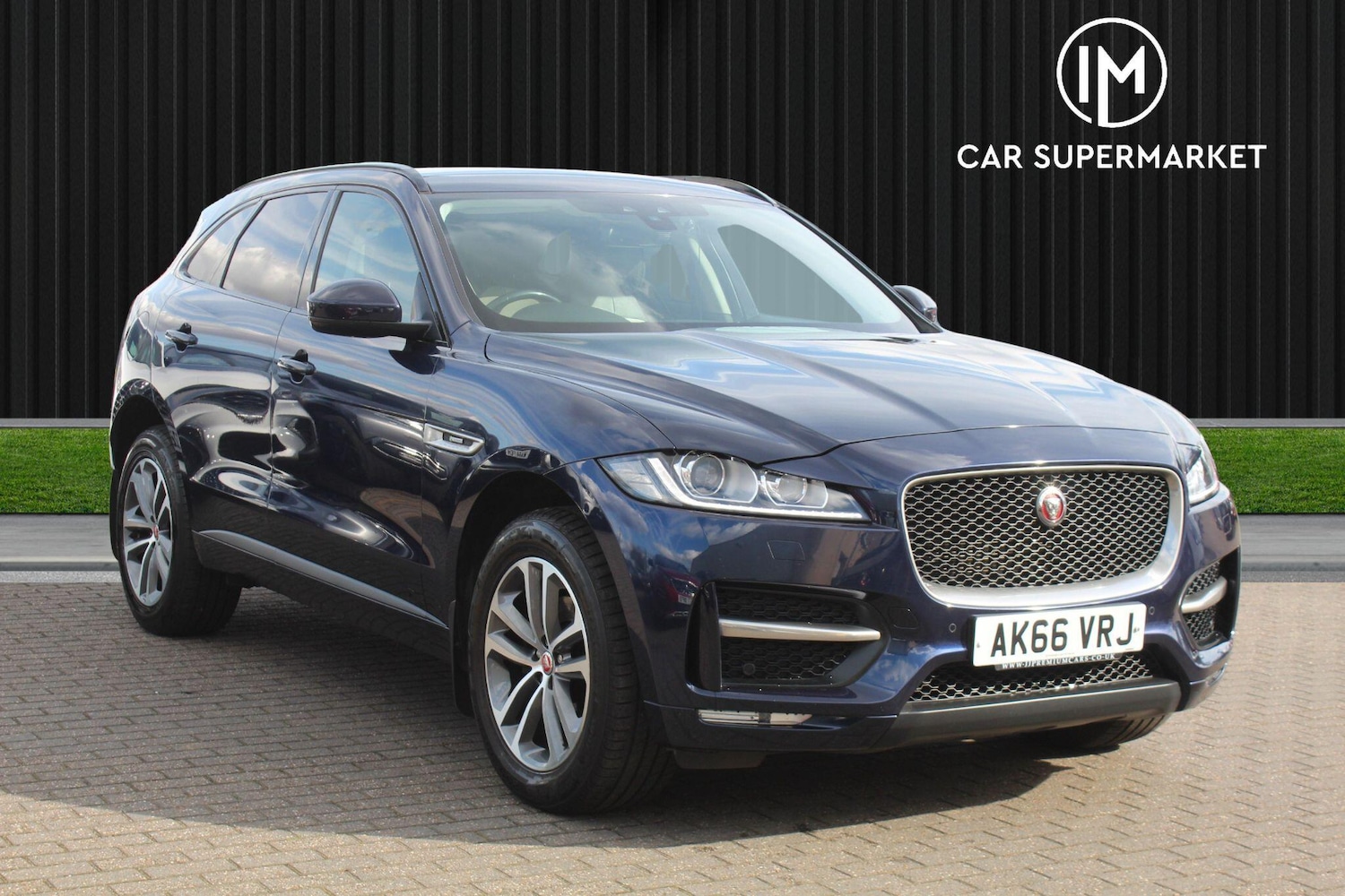 Used Jaguar F-Pace 2017 for sale - 76109053: Photo 4