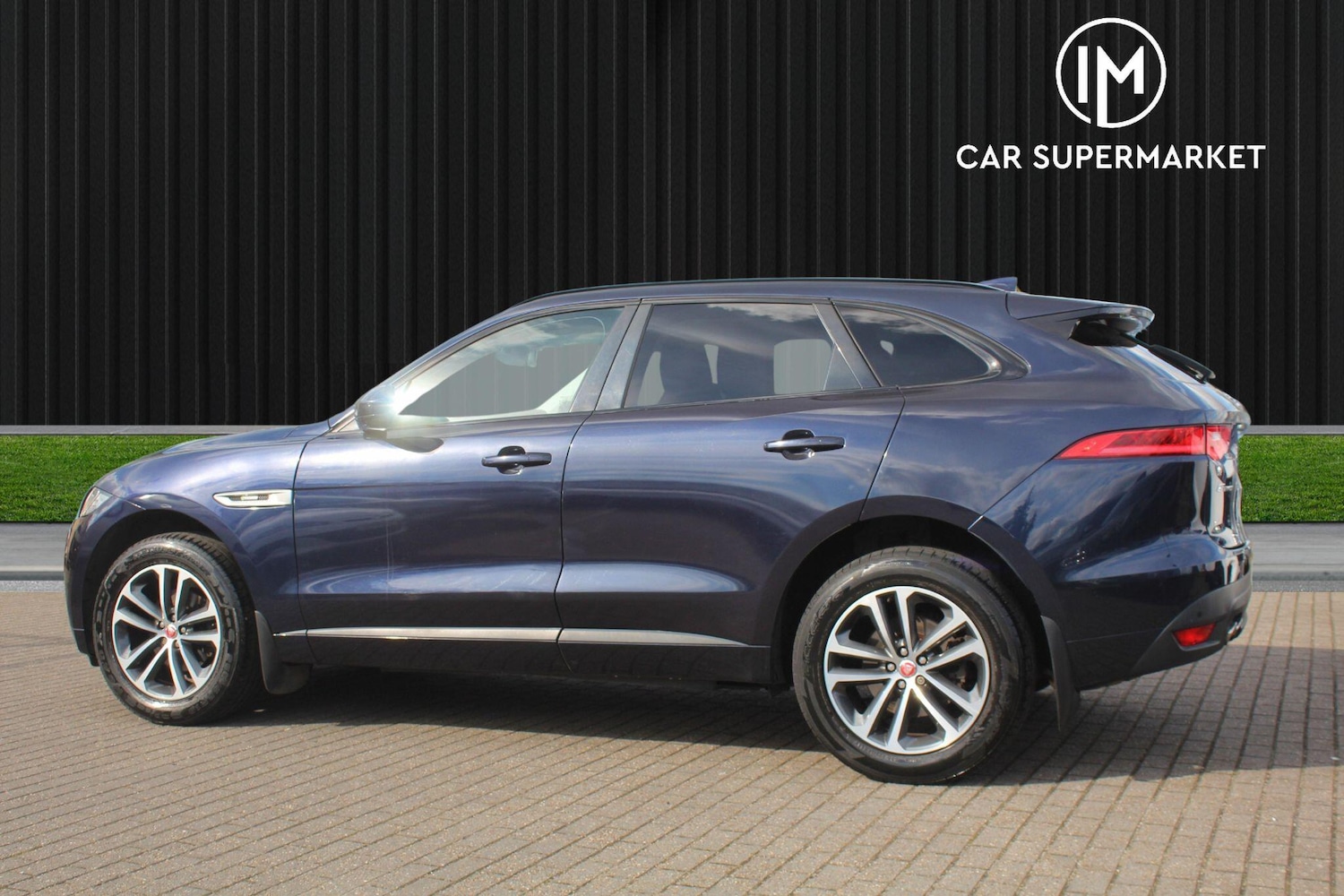 Used Jaguar F-Pace 2017 for sale - 76109053: Photo 8
